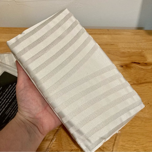 2 Standard Pillow Shams Hotel Collection Luminescent Silver New Old Stock - Picture 3 of 12